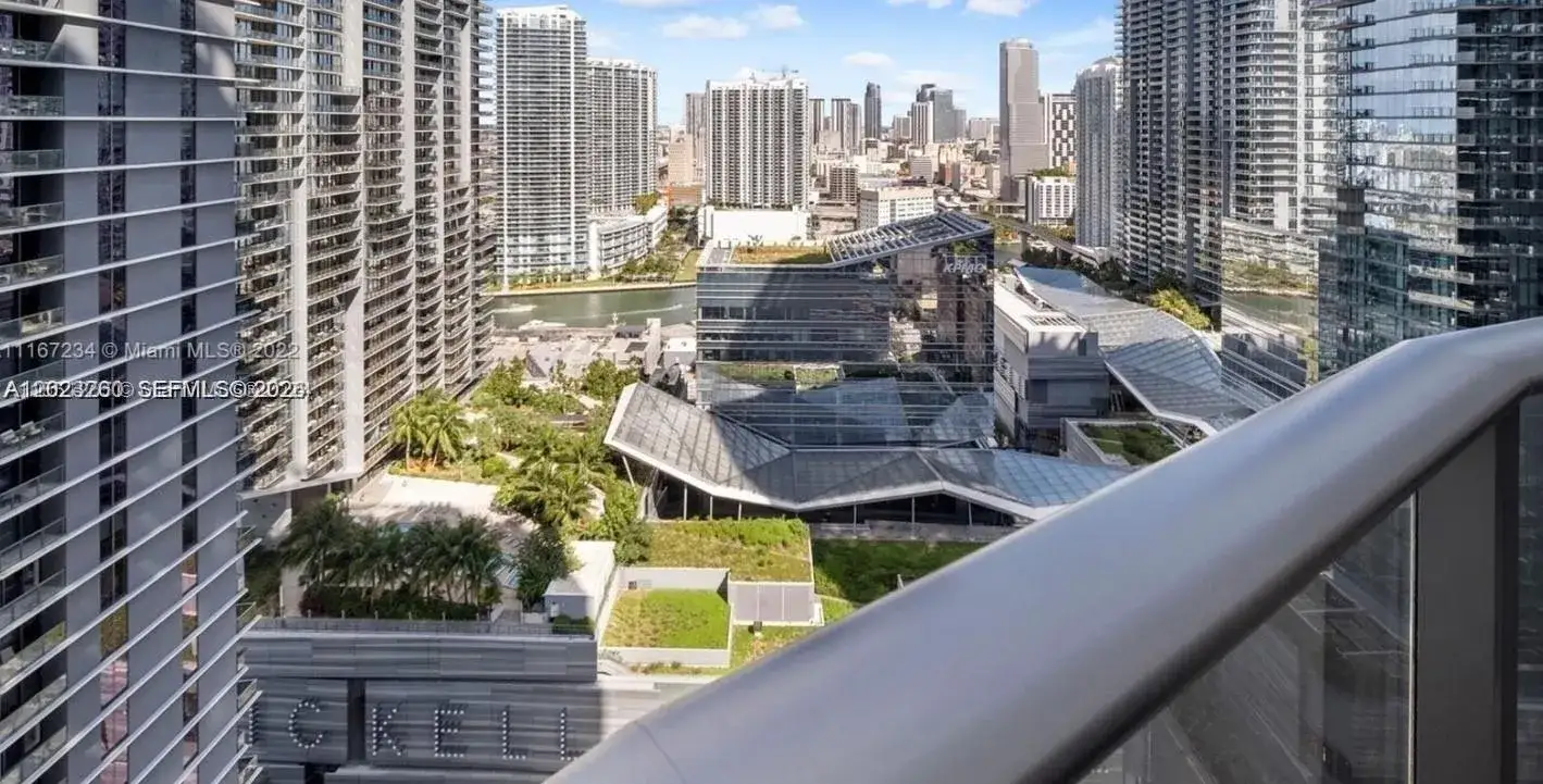 2 bedroom 2 bath Residential Lease for rent at 45 SW 9th St # 2908, Miami FL 33130