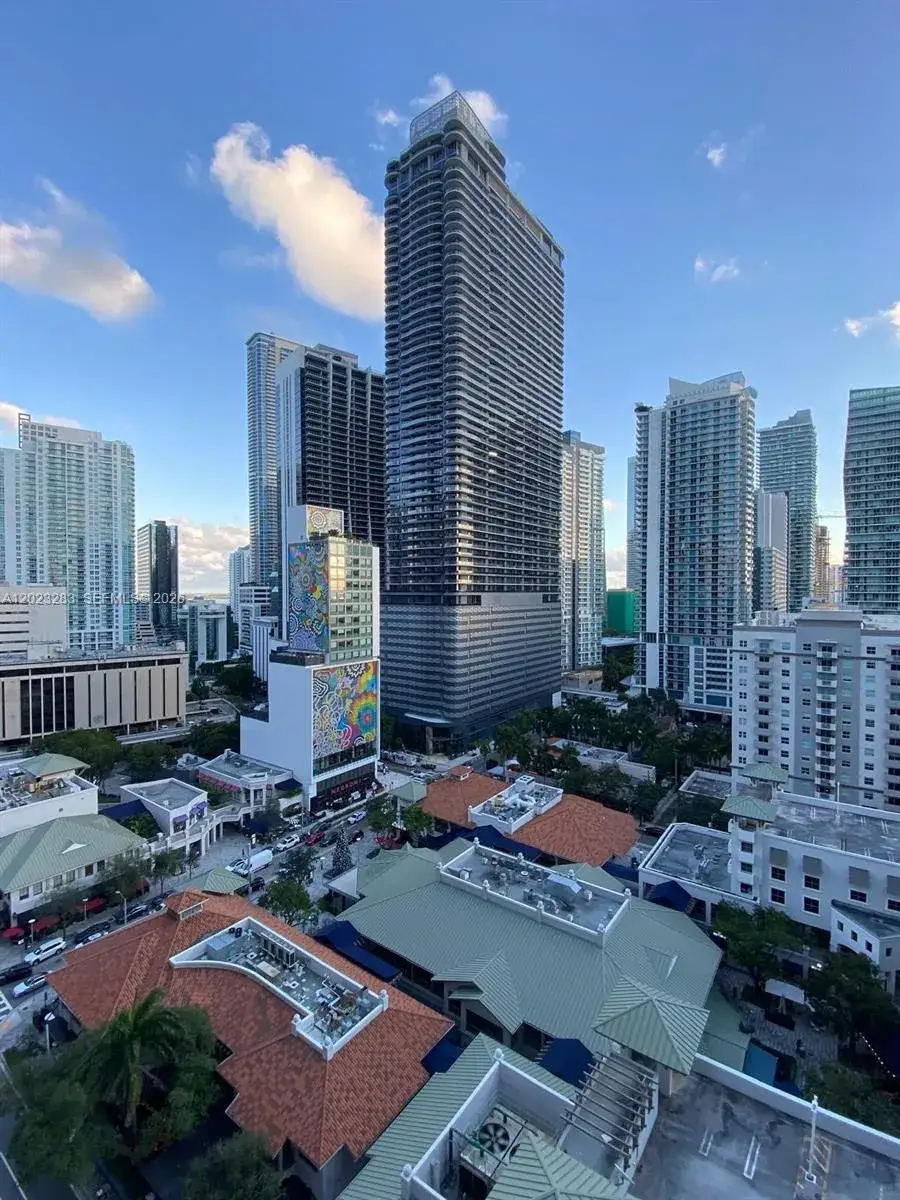 2 bedroom 2 bath Residential Lease for rent at 55 SW 9th St # 1503, Miami FL 33130