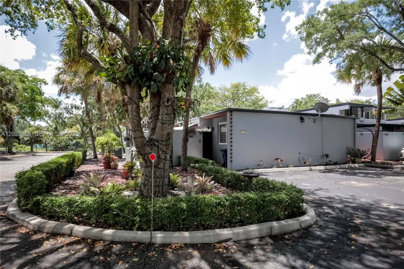 2 bedroom 2 bath Residential Lease for rent at 6380 Jack Rabbit Ln, Miami Lakes FL 33014