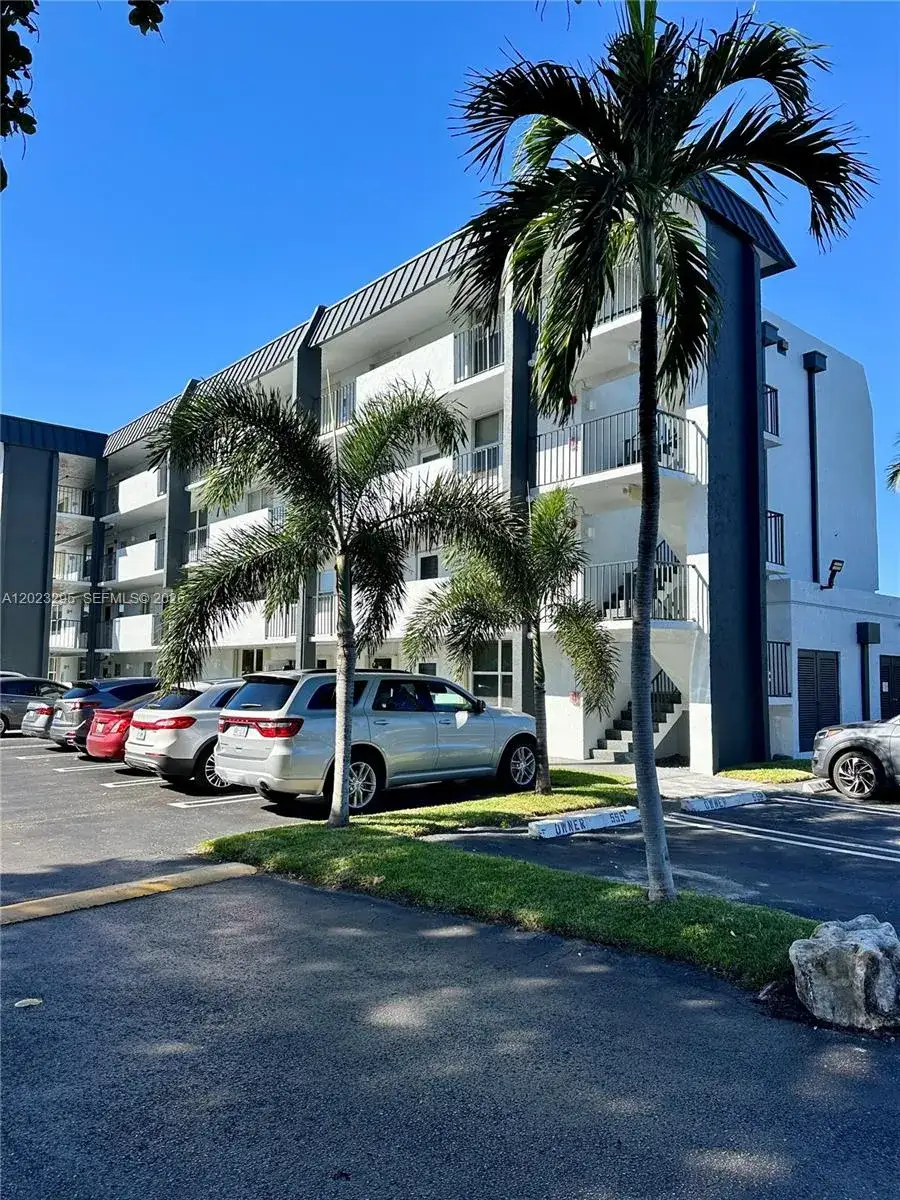 2 bedroom 2 bath Residential for sale at 777 S Federal Hwy # 104O, Pompano Beach FL 33062