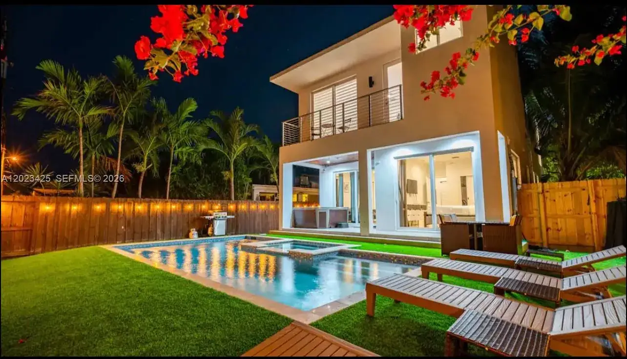 4 bedroom 3 bath Residential Lease for rent at 1547 Jackson St, Hollywood FL 33020