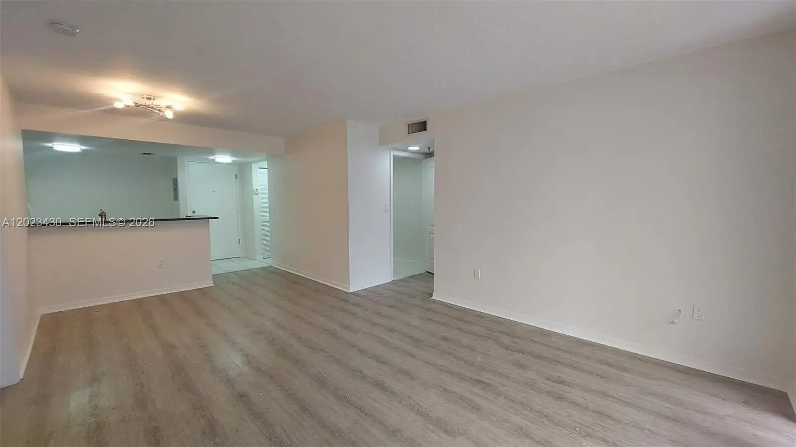 2 bedroom 2 bath Residential Lease for rent at 2642 Collins Ave # 408, Miami Beach FL 33140