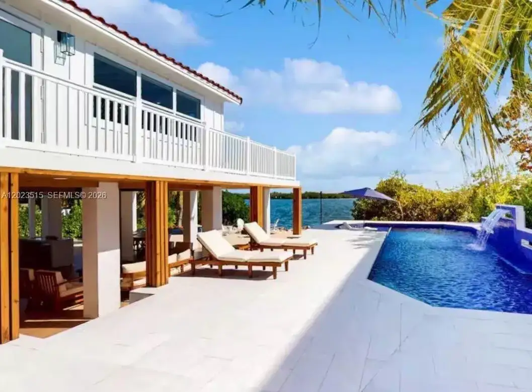 3 bedroom 2 bath Residential for sale at 128 La Paloma Rd, Key Largo FL 33037
