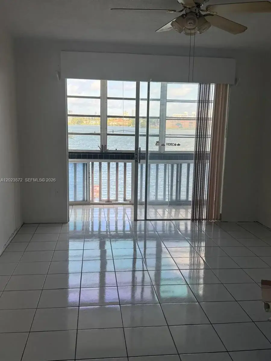1 bedroom 1 bath Residential for sale at 18555 NE 14th Ave # 615A, Miami FL 33179