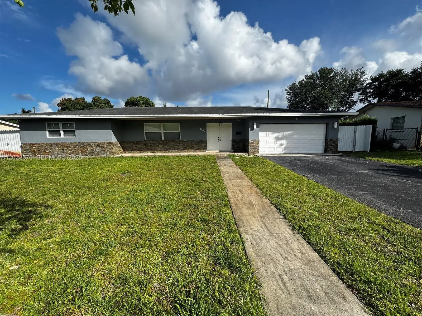 3 bedroom 2 bath Residential for sale at 4560 NW 6th Ct, Plantation FL 33317