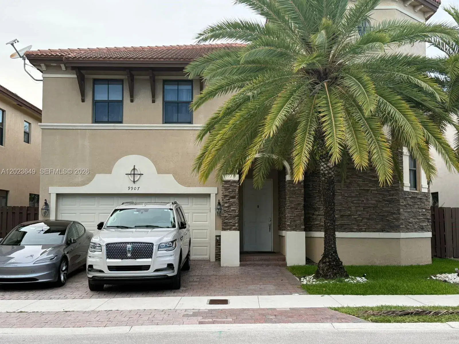 5 bedroom 5 bath Residential for sale at 9907 NW 87th Ter, Doral FL 33178