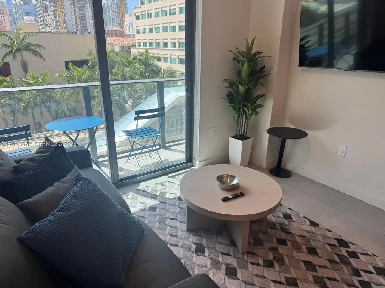 1 bedroom 2 bath Residential for sale at 121 NE 5th St # 2102, Miami FL 33132
