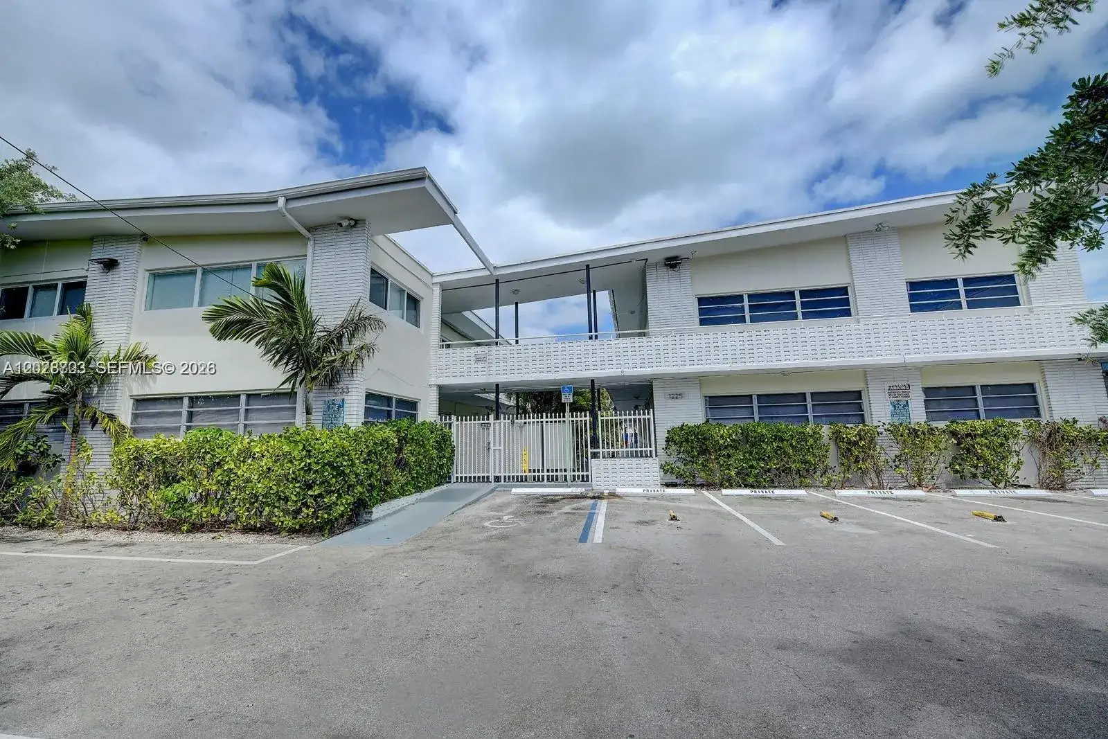 2 bedroom 1 bath Residential Lease for rent at 1233 Marseille Dr # 5, Miami Beach FL 33141