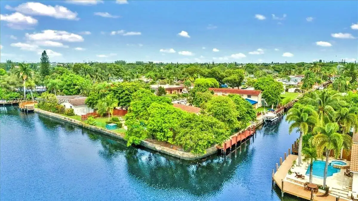 3 bedroom 2 bath Residential Lease for rent at 2650 Scott St, Hollywood FL 33020