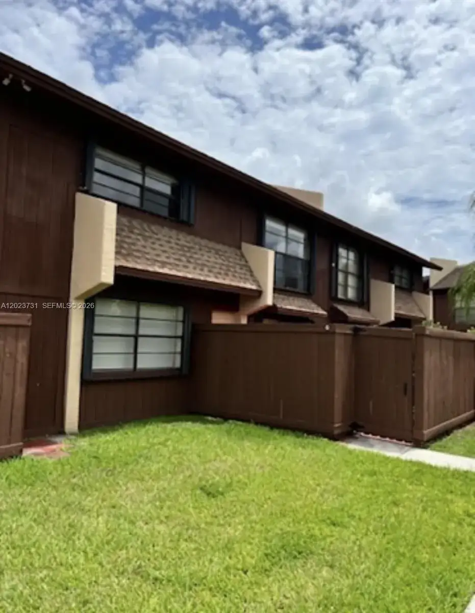 3 bedroom 2 bath Residential Lease for rent at 6251 SW 116th Pl # G, Miami FL 33173