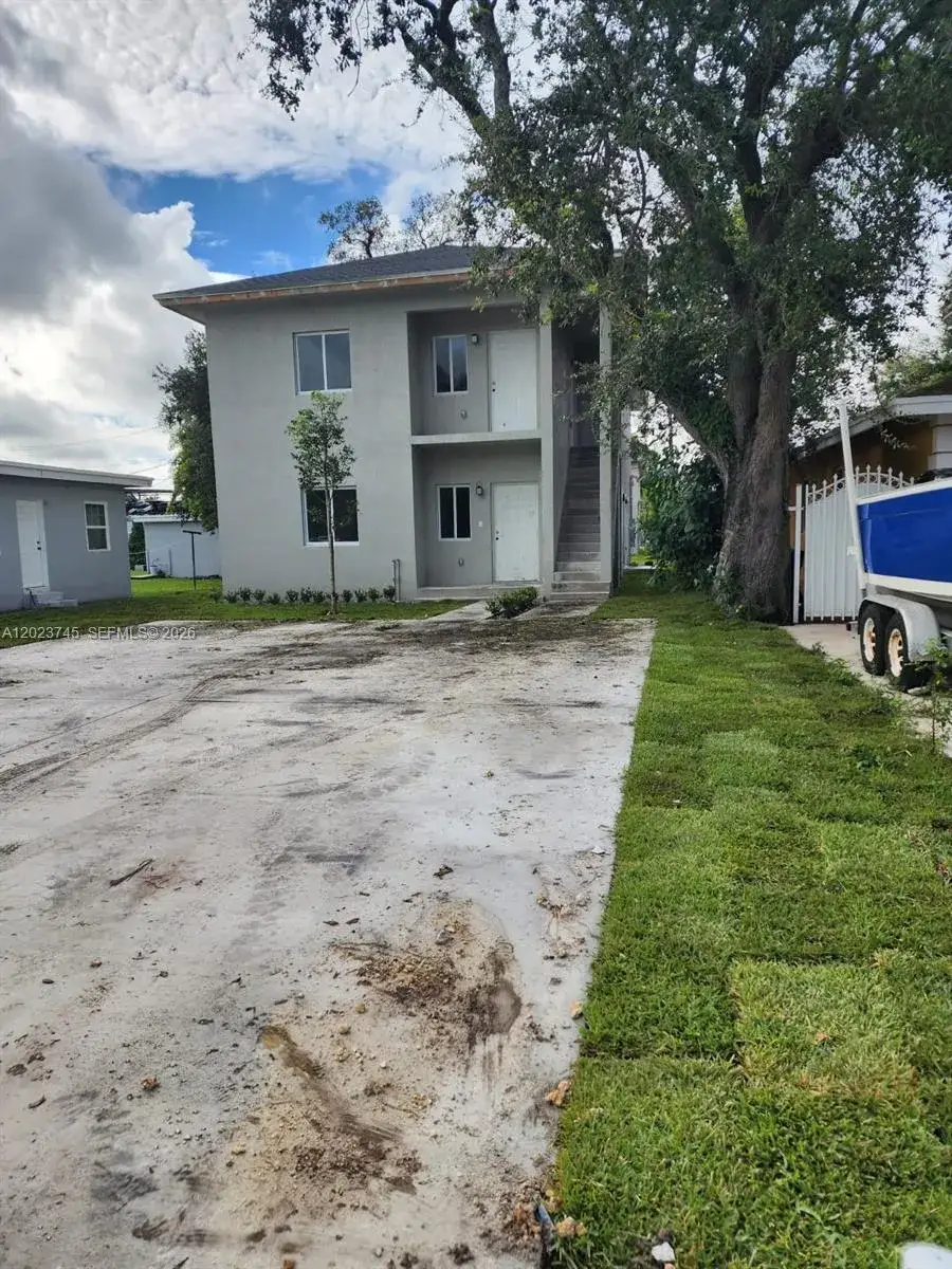 5 bedroom 2 bath Residential Lease for rent at 2750 NW 58th St # 2752, Miami FL 33142