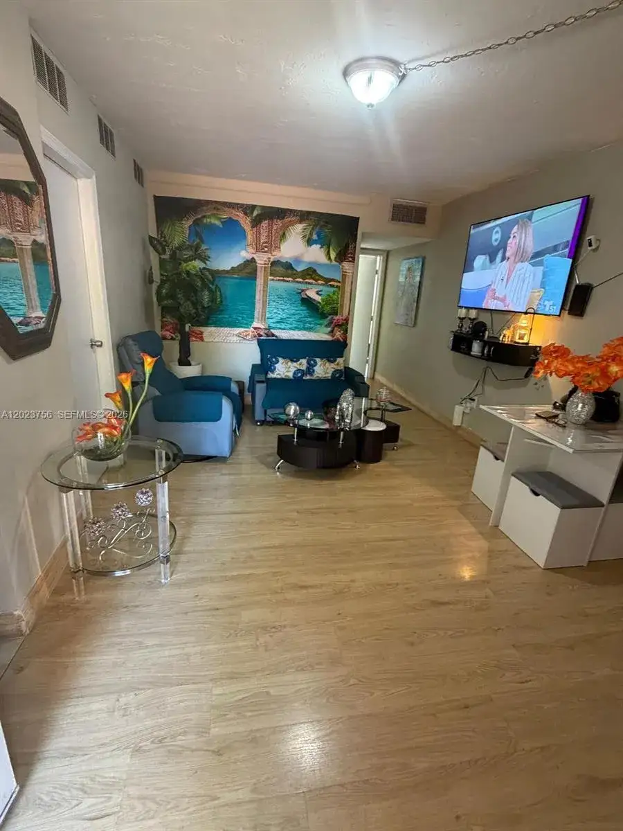 1 bedroom 1 bath Residential for sale at 1245 W 24th St # 118, Hialeah FL 33010