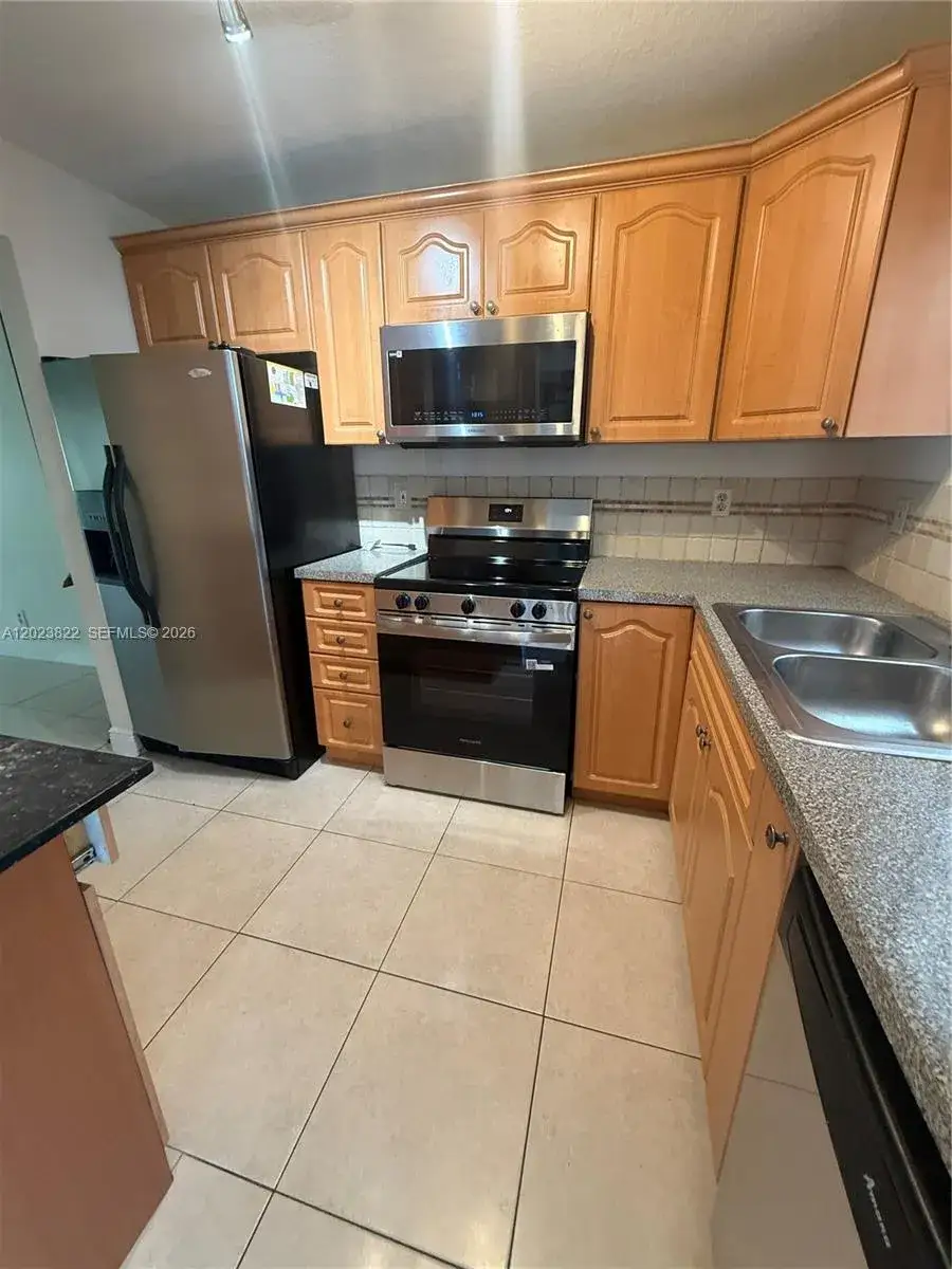 2 bedroom 2 bath Residential Lease for rent at 5080 SW 64th Ave # 104, Davie FL 33314