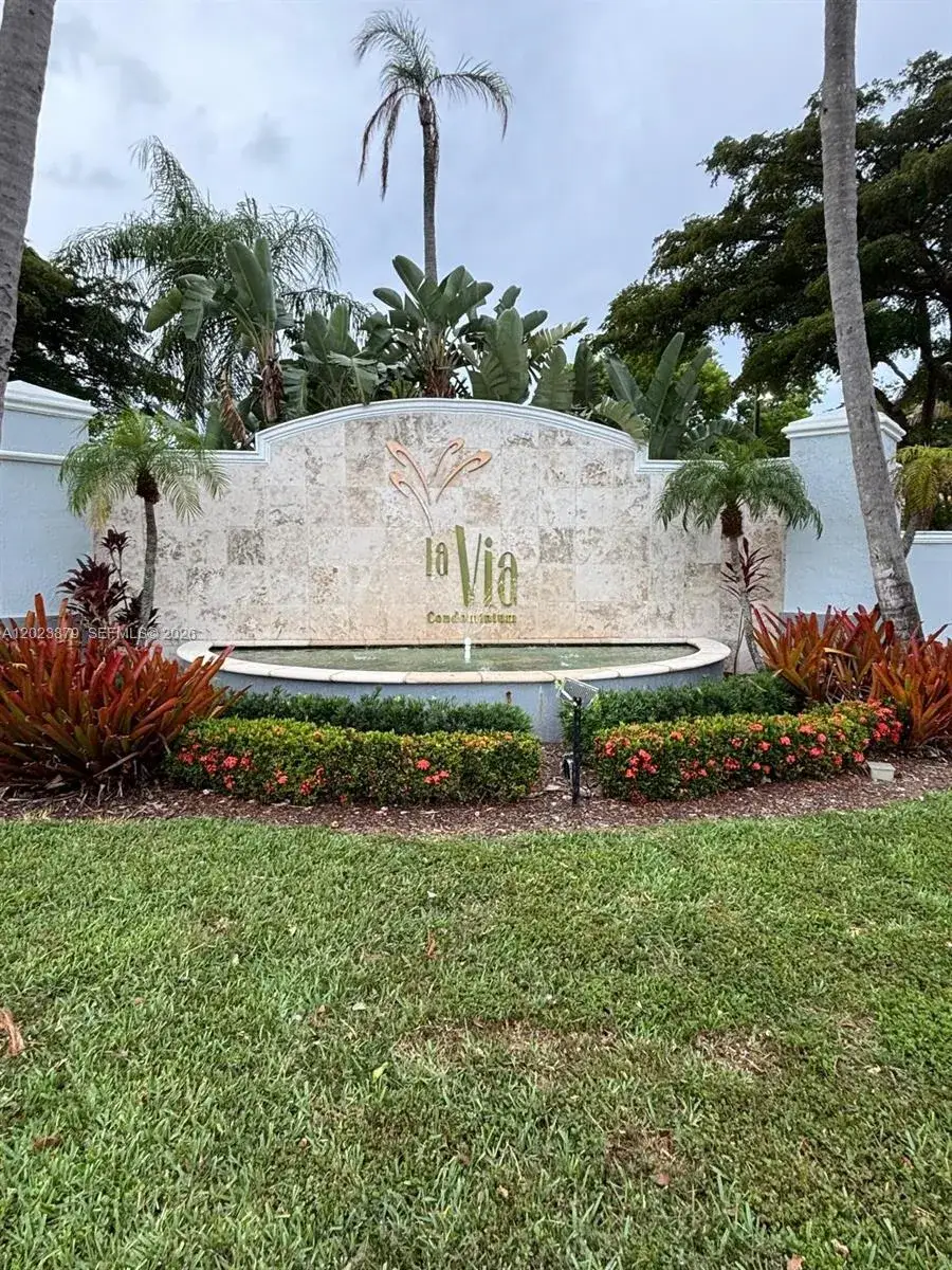 2 bedroom 2 bath Residential for sale at 150 NW 96th Ave # 307, Pembroke Pines FL 33024