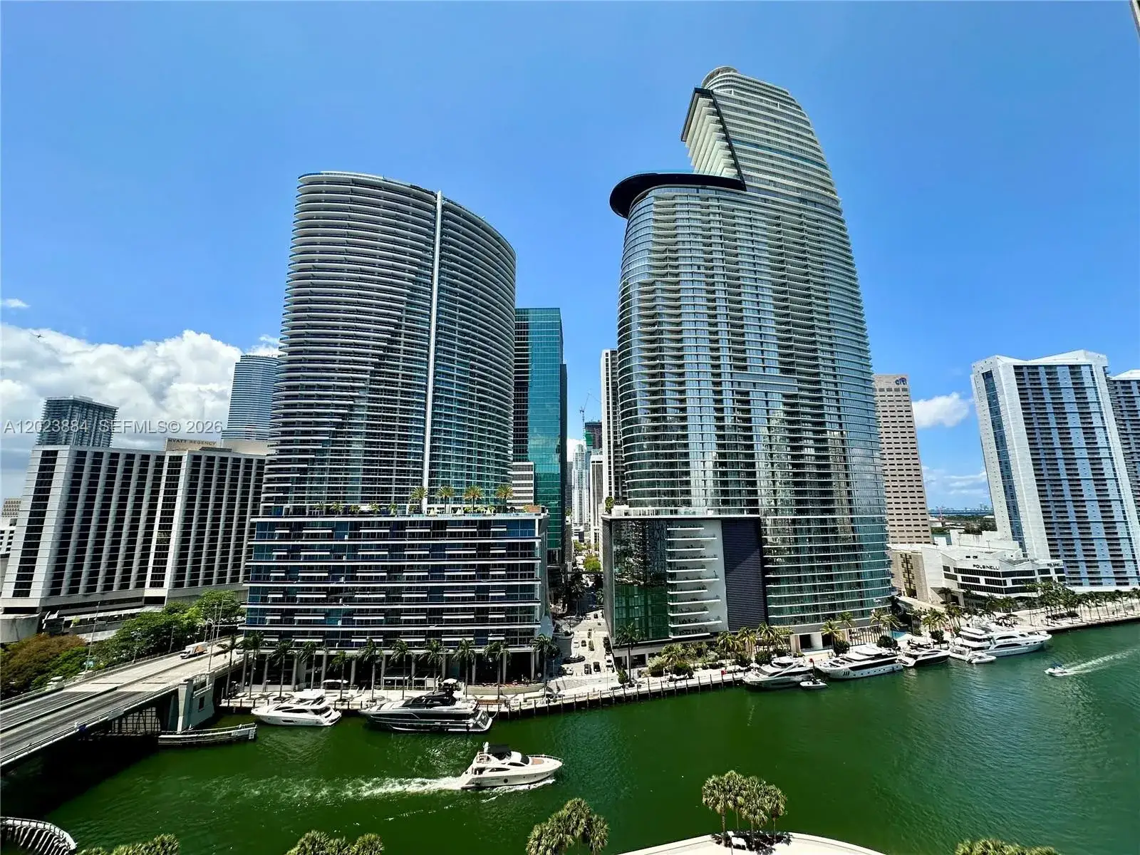 1 bedroom 1 bath Residential for sale at 475 Brickell Avenue # 1614, Miami FL 33131