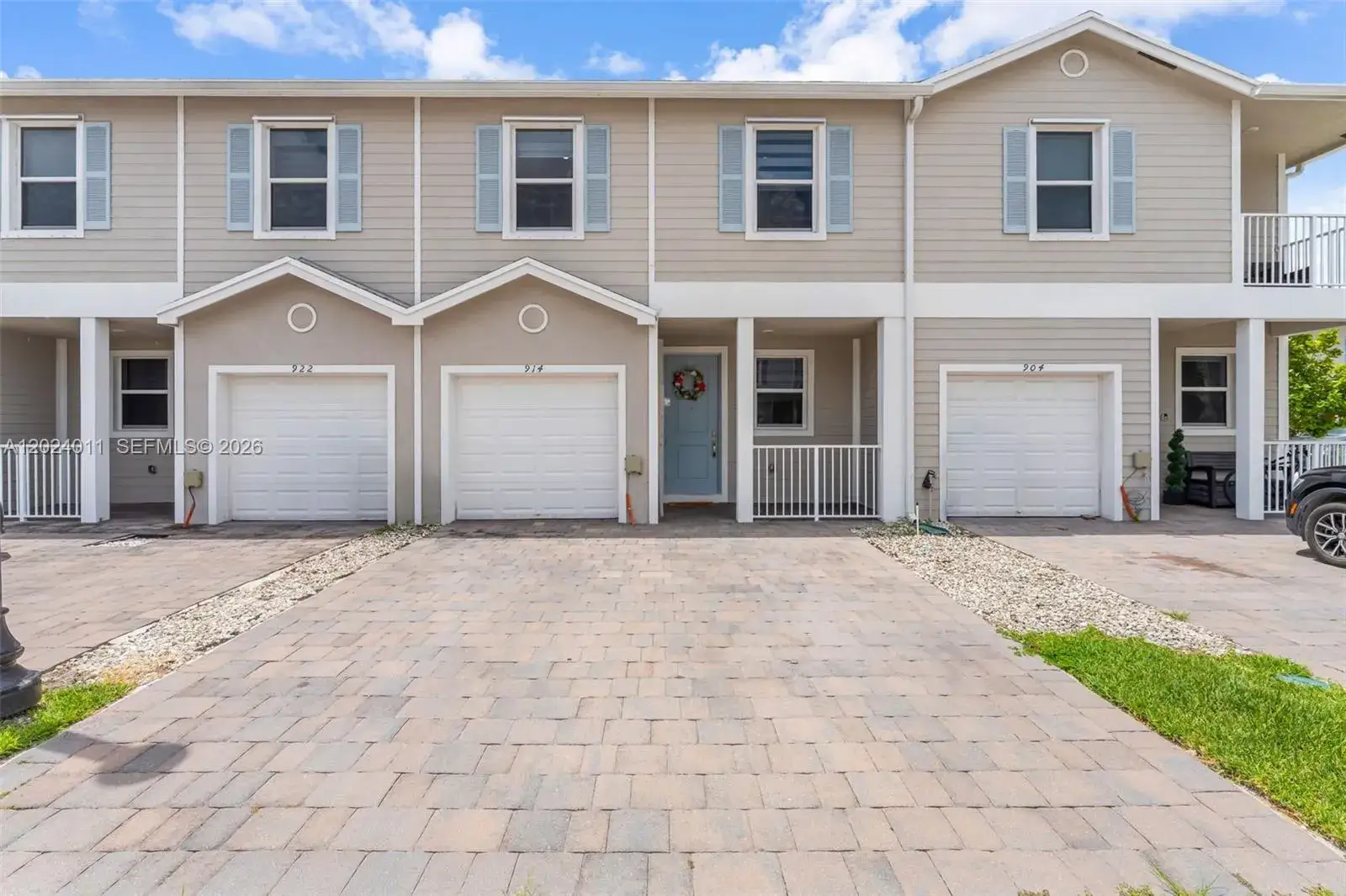 3 bedroom 2 bath Residential Lease for rent at 914 SE 18th St, Homestead FL 33034
