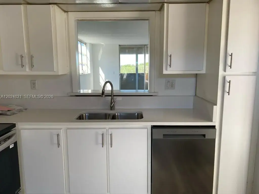 2 bedroom 2 bath Residential Lease for rent at 406 NW 68th Ave # 526, Plantation FL 33317