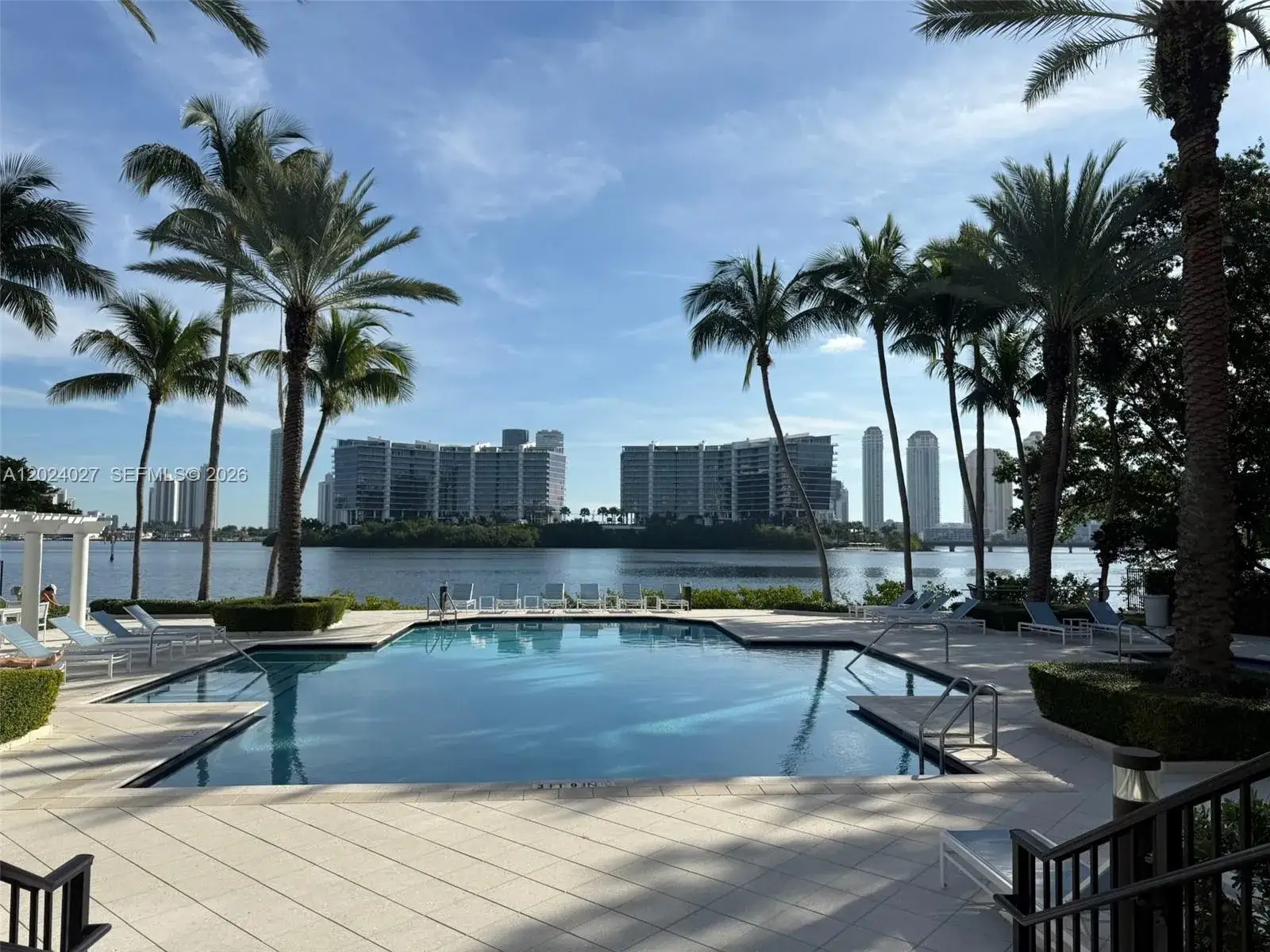 3 bedroom 2 bath Residential for sale at 3215 NE 184th St # 14109, Aventura FL 33160