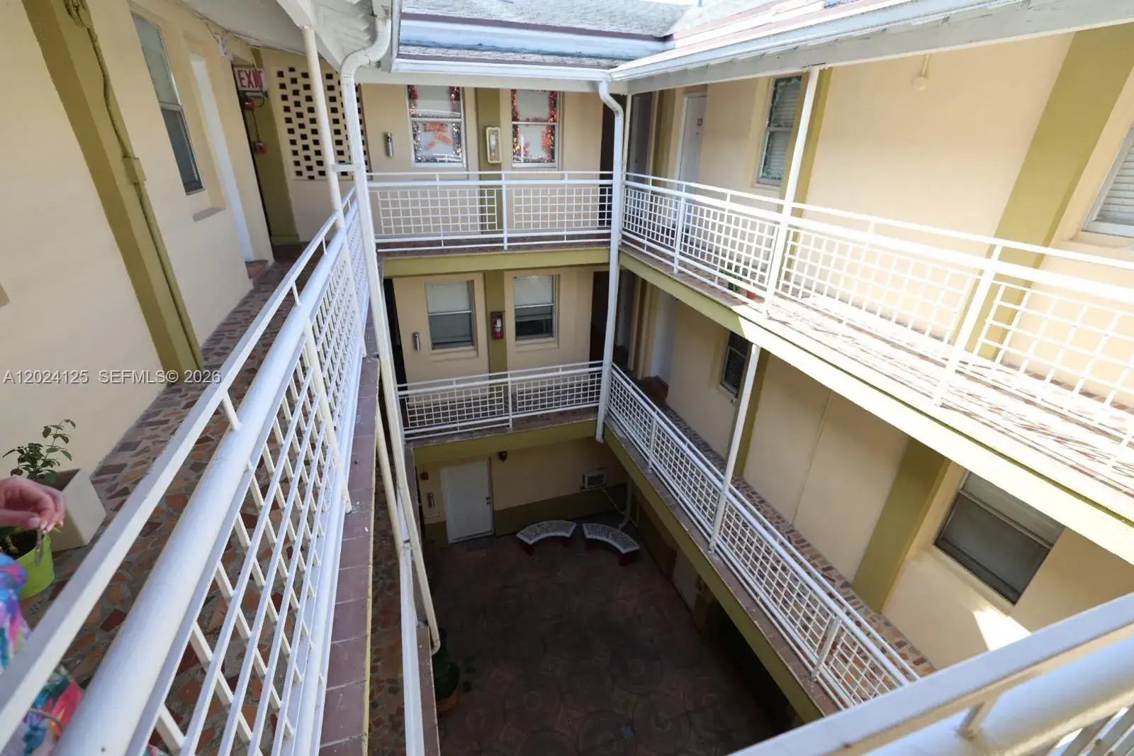 2 bedroom 1 bath Residential Lease for rent at 2300 W Flagler St # 21A, Miami FL 33135