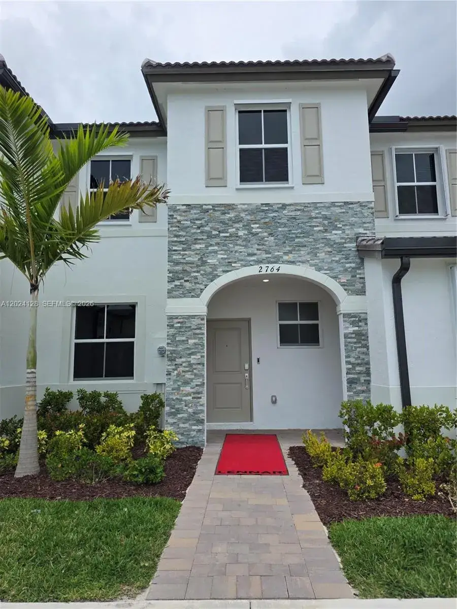 3 bedroom 2 bath Residential Lease for rent at 2764 SE 26th Ave # 2764, Homestead FL 33035