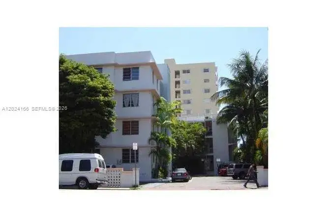 1 bedroom 1 bath Residential Lease for rent at 1751 Washington Ave # 1H, Miami Beach FL 33139