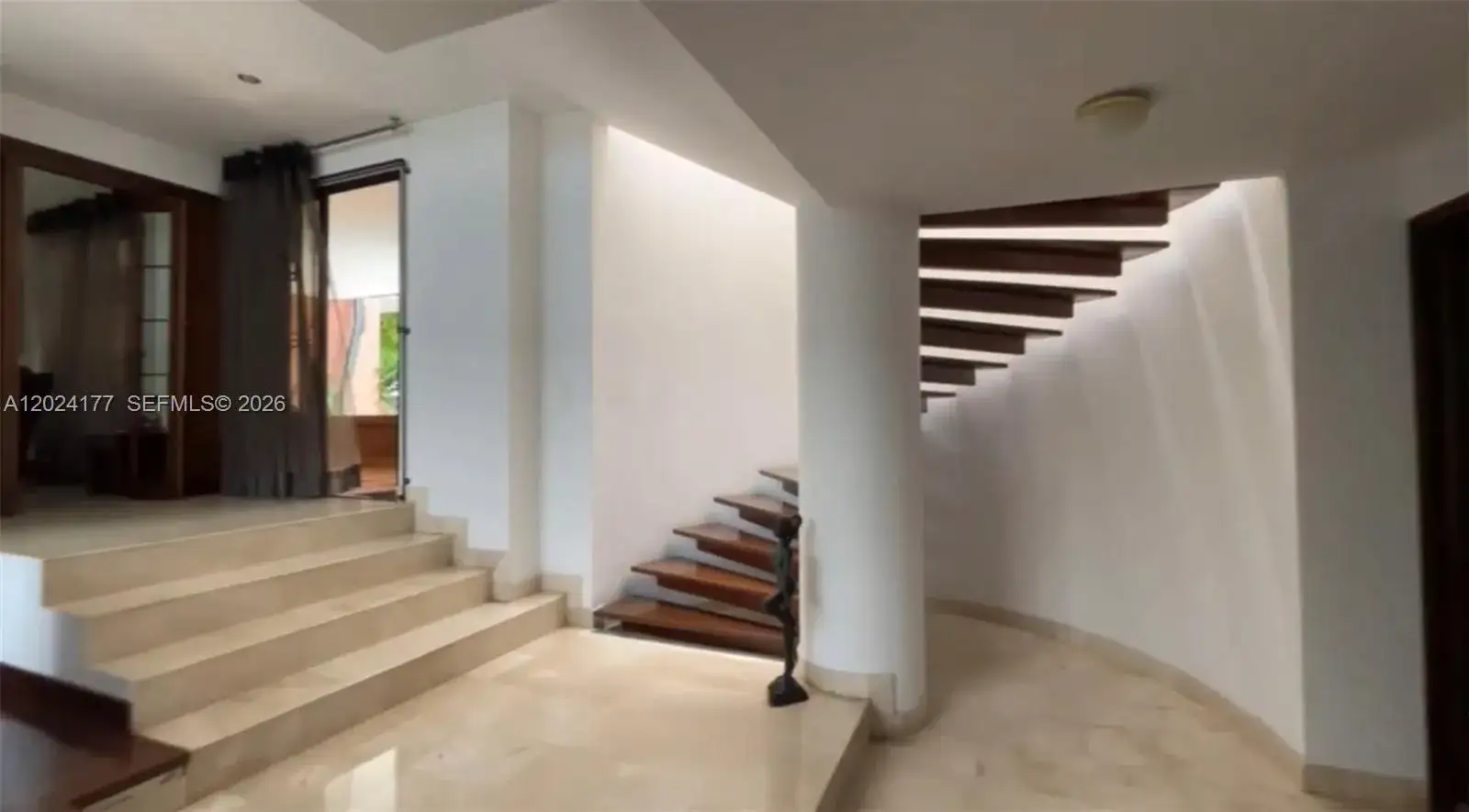 4 bedroom 5 bath Residential for sale at 17 # 7- 120 Carrera, FL 0000