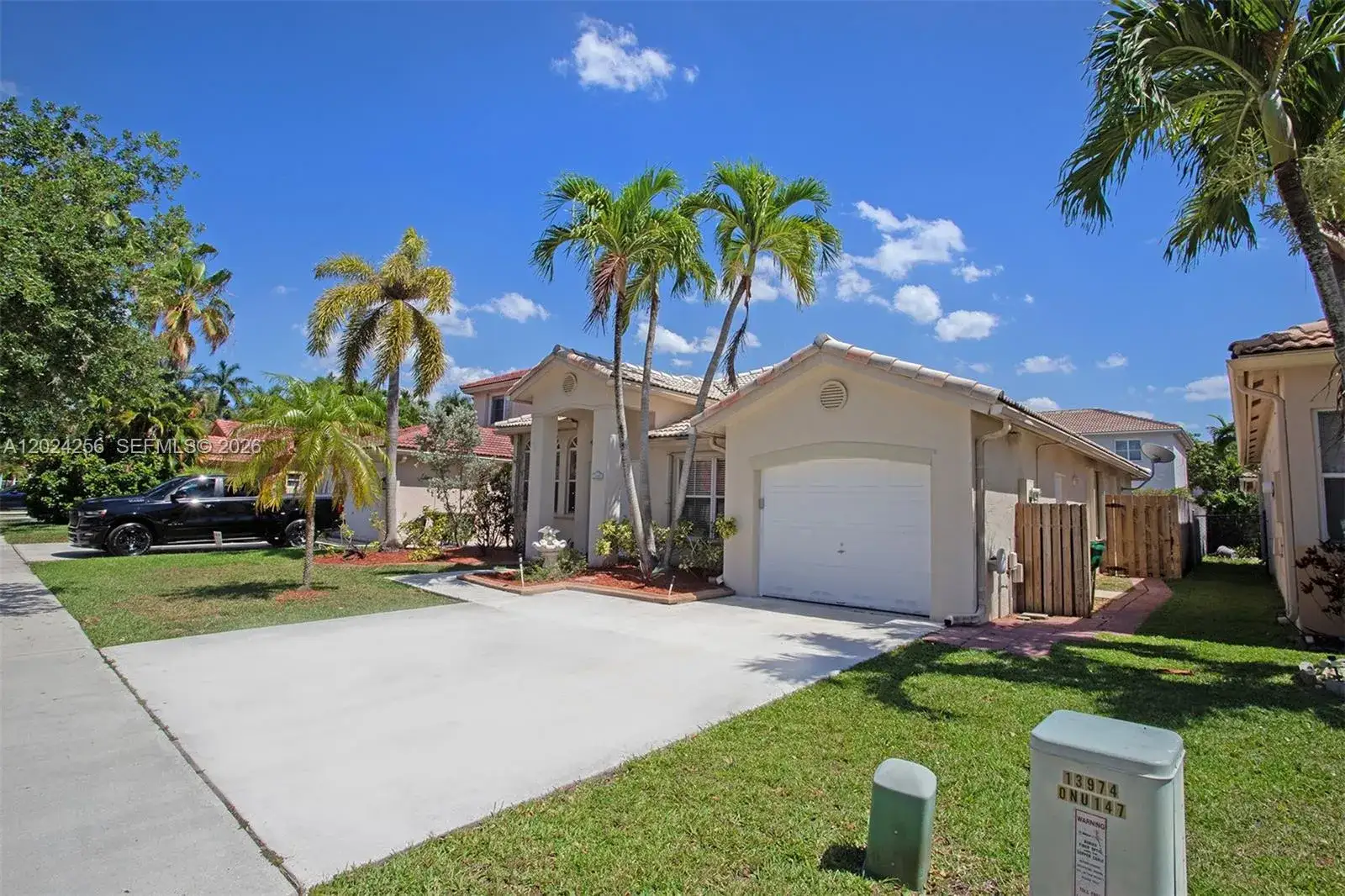 3 bedroom 2 bath Residential for sale at 13964 N Cypress Cove Cir, Davie FL 33325