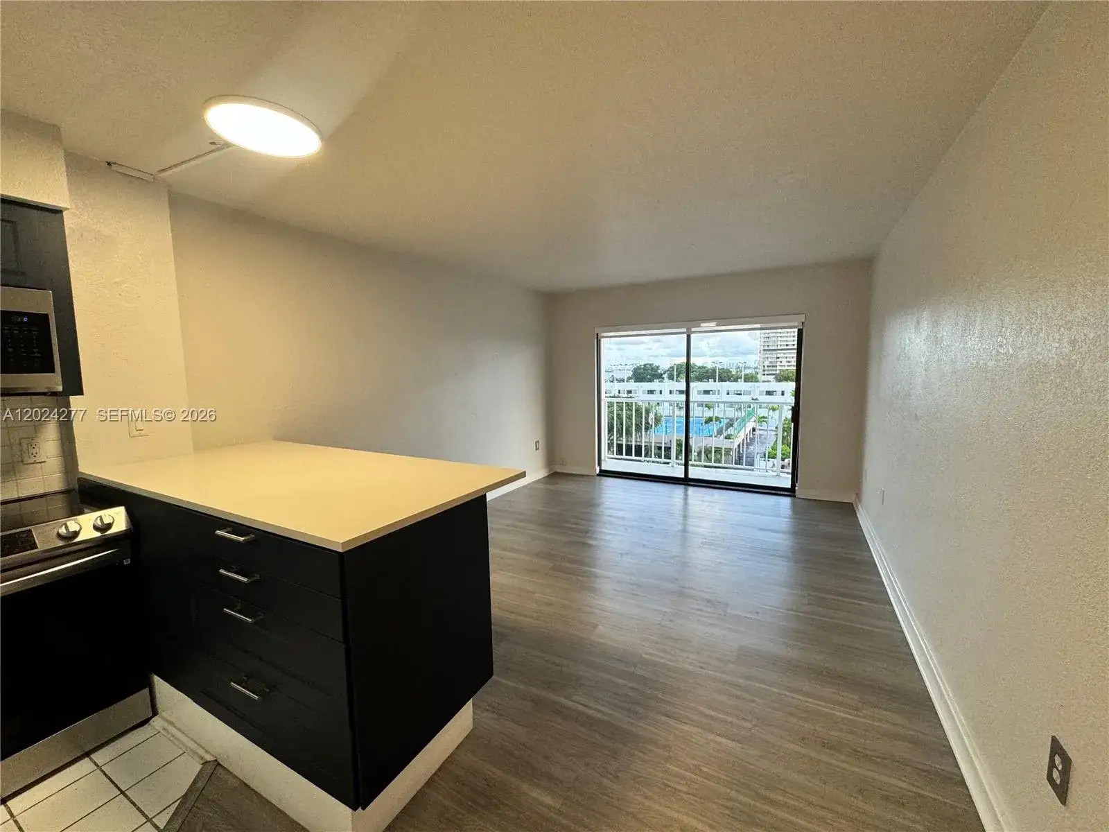 1 bedroom 2 bath Residential for sale at 1650 NE 115th St # 609, Miami FL 33181