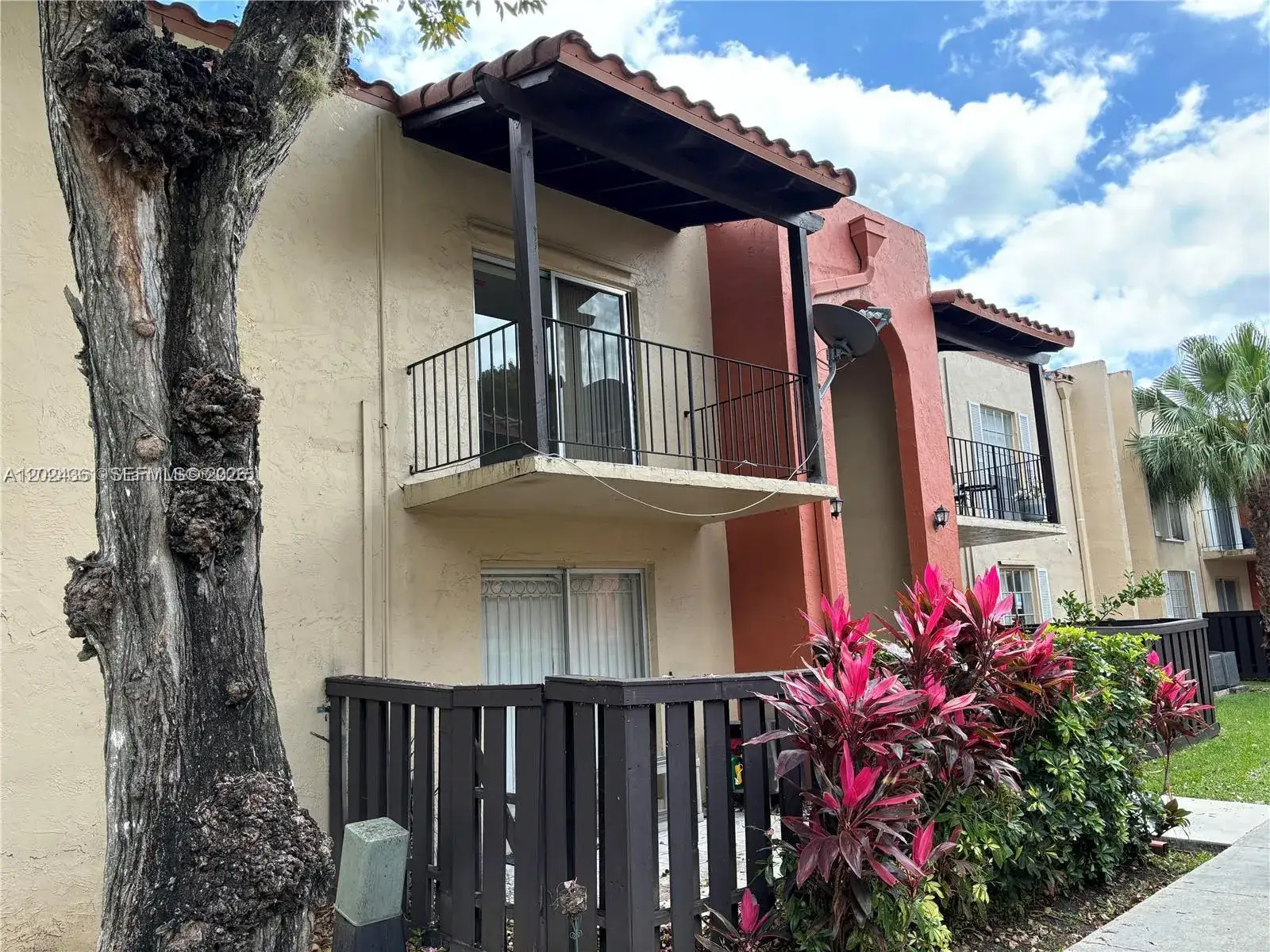 2 bedroom 2 bath Residential Lease for rent at 10744 N Kendall # 18, Miami FL 33176