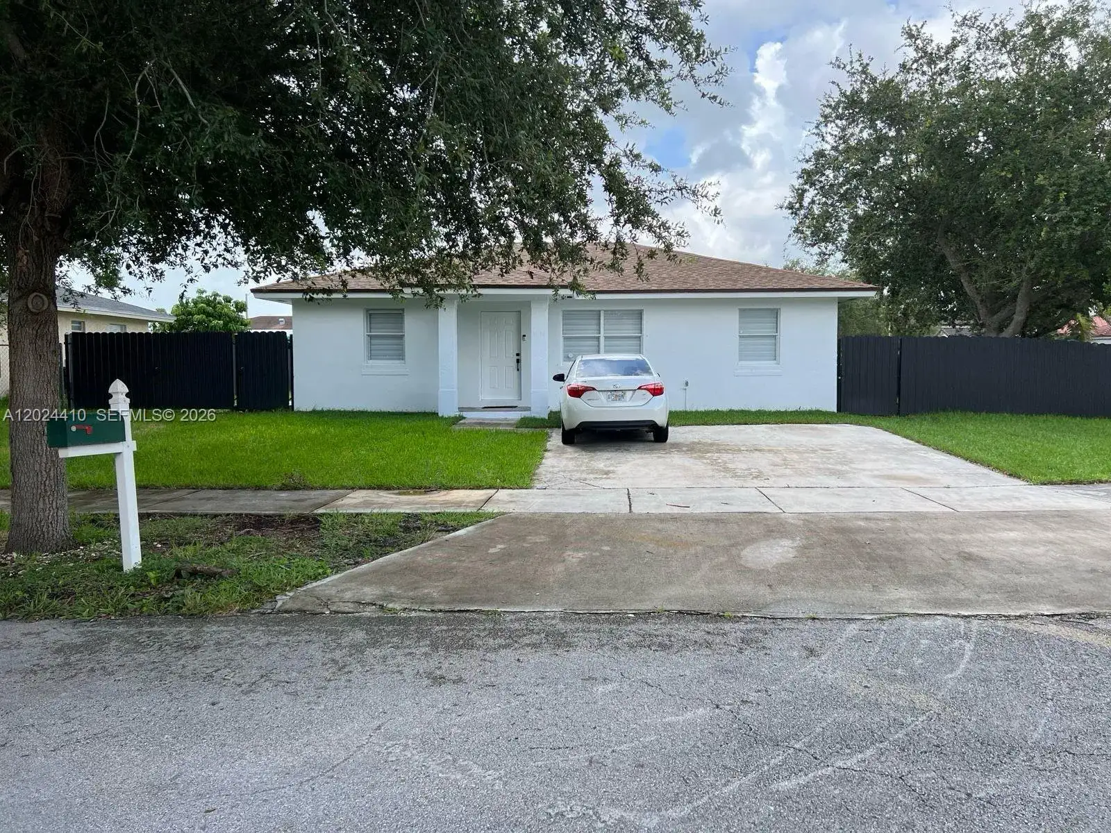 3 bedroom 2 bath Residential for sale at 14172 SW 291st Ter, Homestead FL 33033