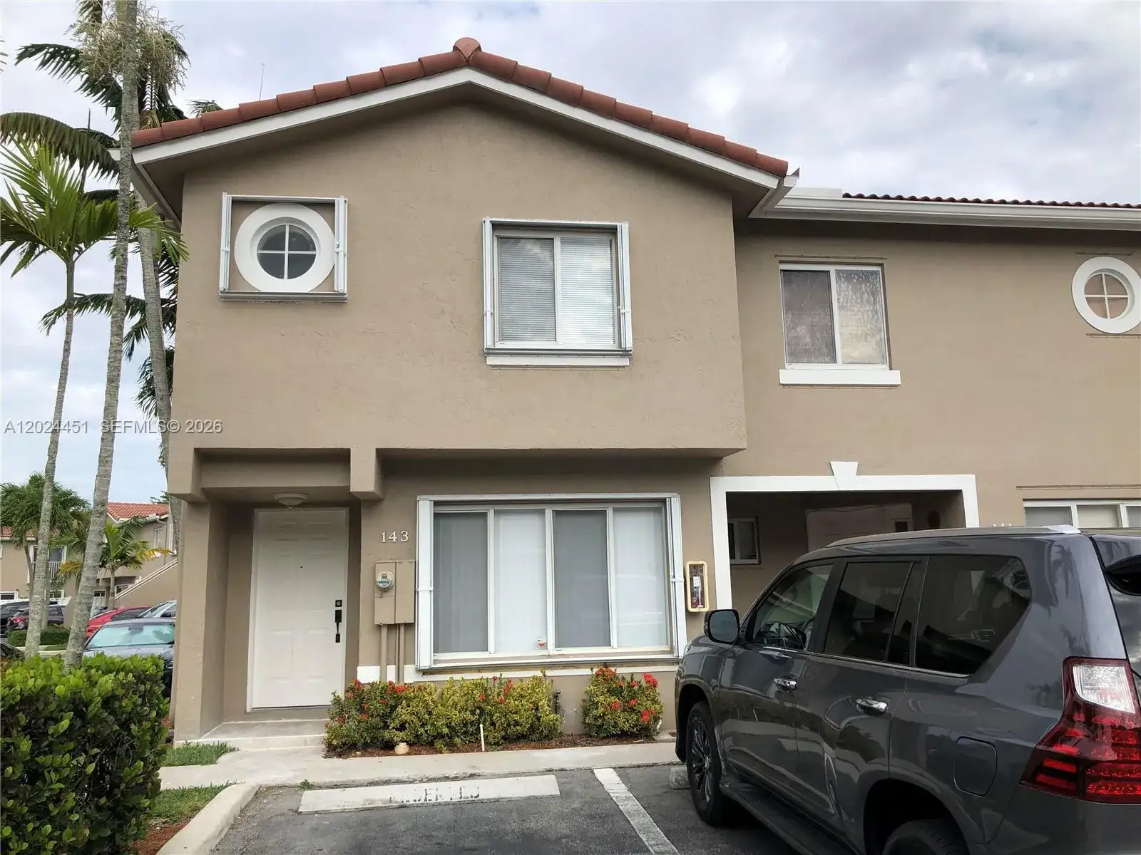 3 bedroom 2 bath Residential Lease for rent at 143 Riviera Cir # 143, Weston FL 33326