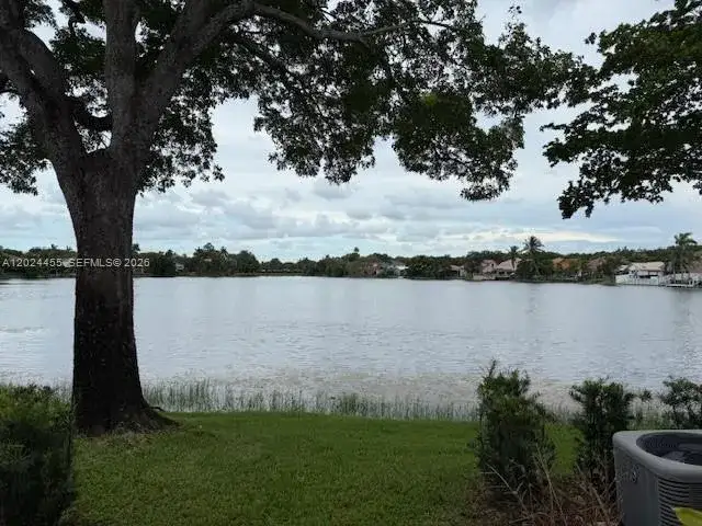 2 bedroom 2 bath Residential for sale at 2856 Cambridge Ln, Cooper City FL 33026