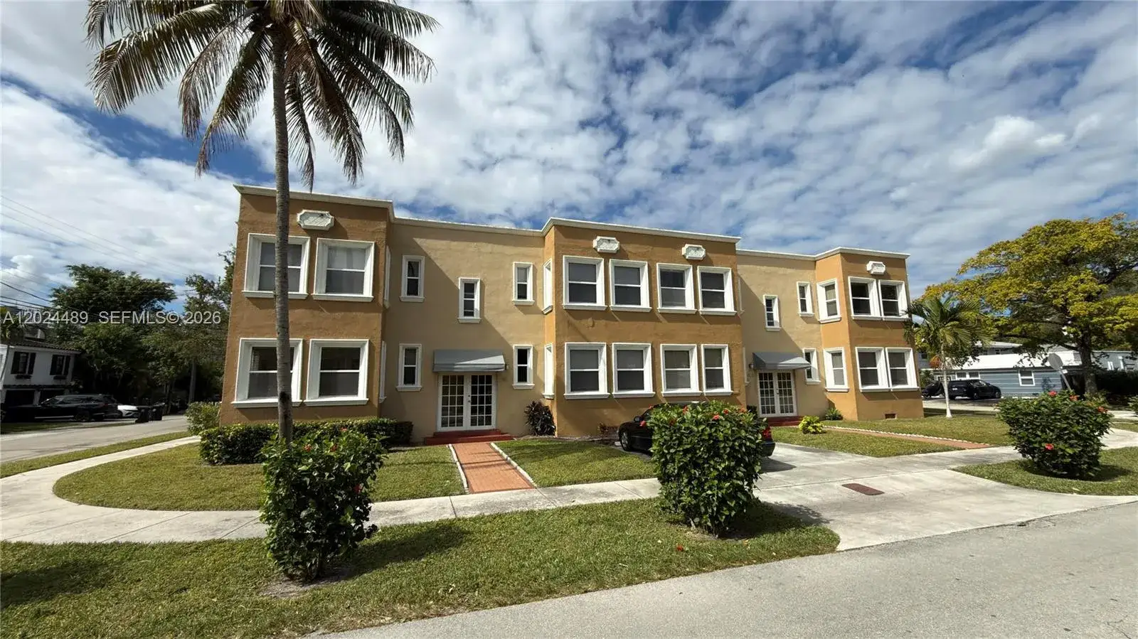 1 bedroom 1 bath Residential for sale at 401 NE 16th Ave # 2, Fort Lauderdale FL 33301