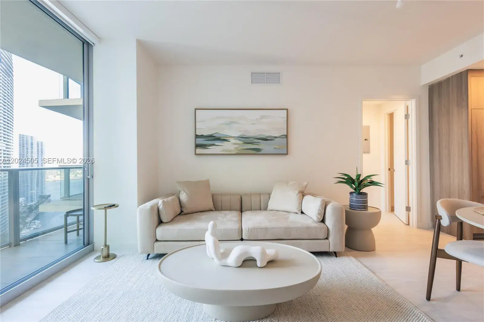 2 bedroom 2 bath Residential Lease for rent at 77 SE 5TH STREET # 2602, Miami FL 33131