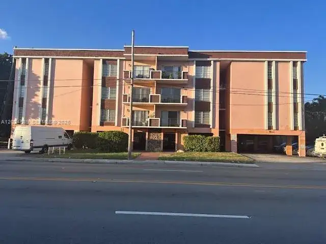 2 bedroom 2 bath Residential Lease for rent at 365 NE 125th St # 306, North Miami FL 33161