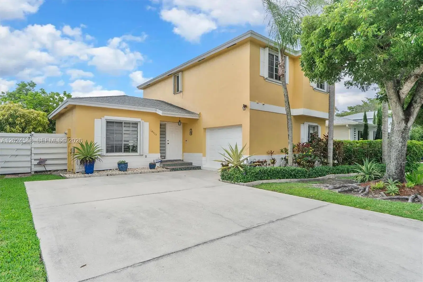 3 bedroom 2 bath Residential for sale at 14515 SW 139th Ave Cir E, Miami FL 33186