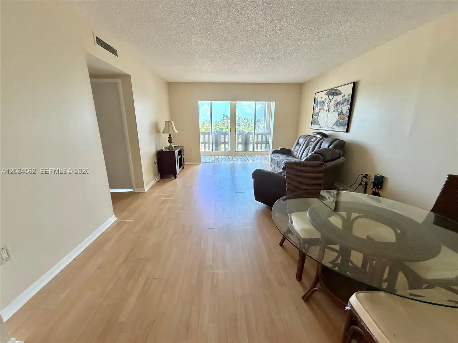 1 bedroom 1 bath Residential for sale at 4001 Hillcrest Dr # 609, Hollywood FL 33021