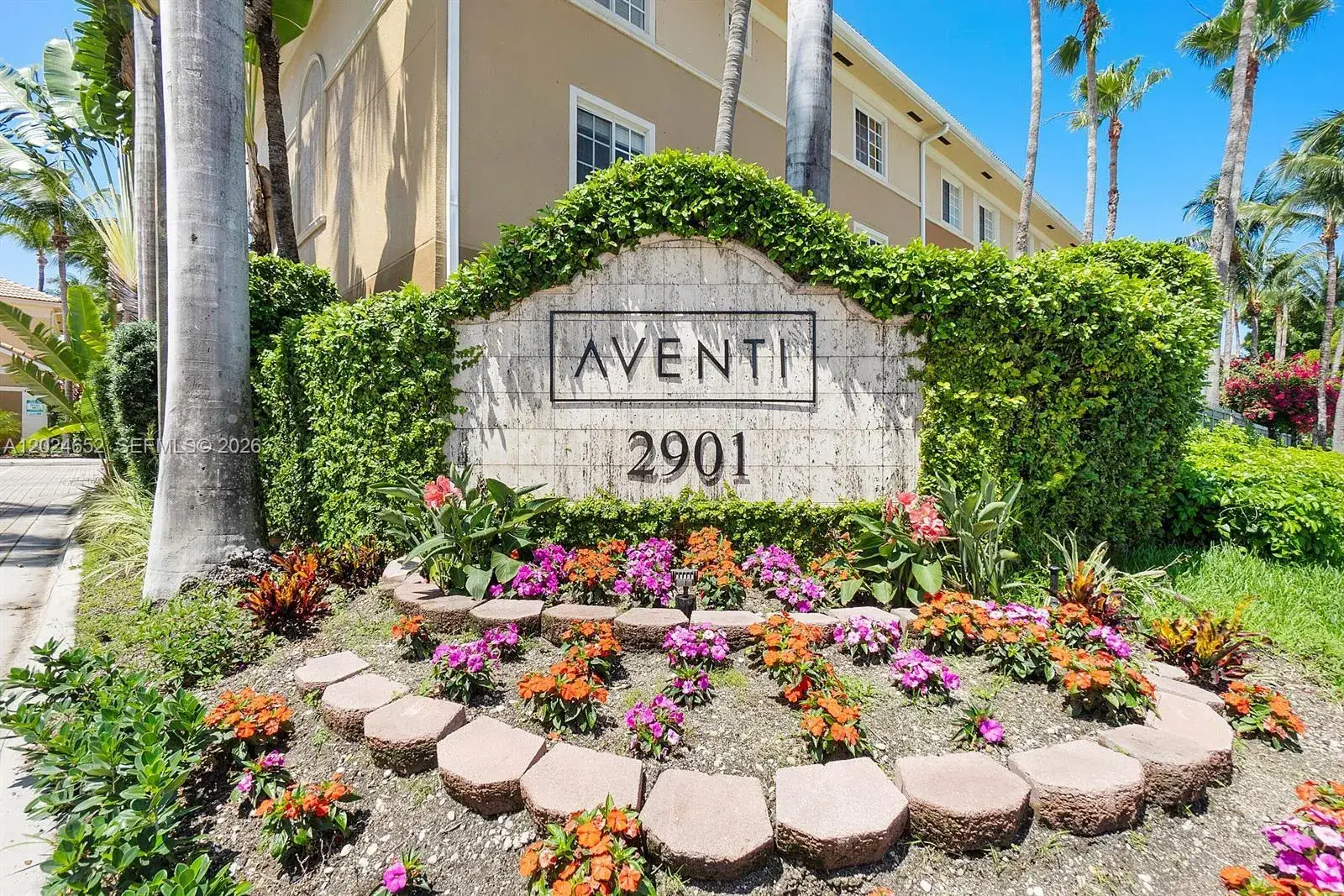 2 bedroom 2 bath Residential for sale at 2861 NE 185th St # 302, Aventura FL 33180