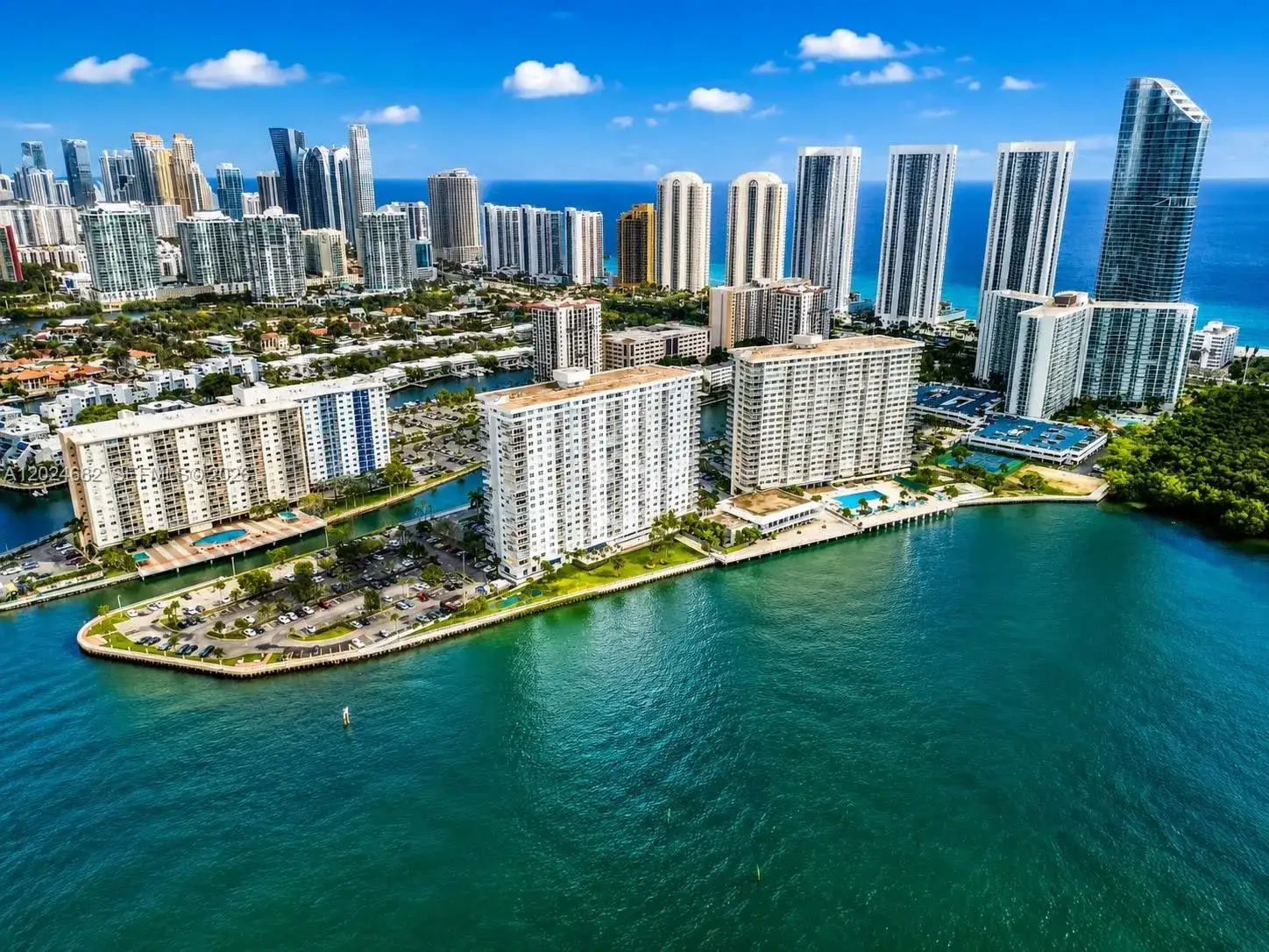 2 bedroom 2 bath Residential for sale at 300 Bayview Dr # 807, Sunny Isles Beach FL 33160