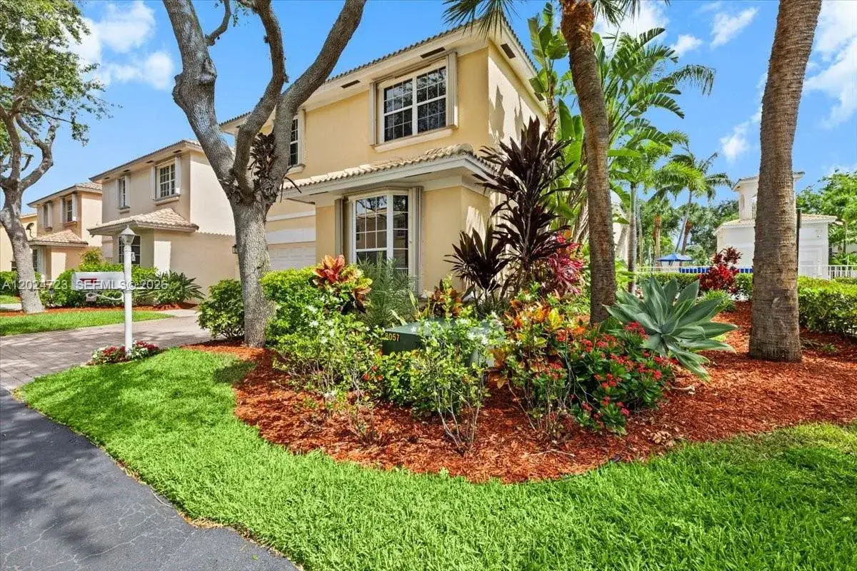 3 bedroom 2 bath Residential for sale at 1241 Grant St, Hollywood FL 33019