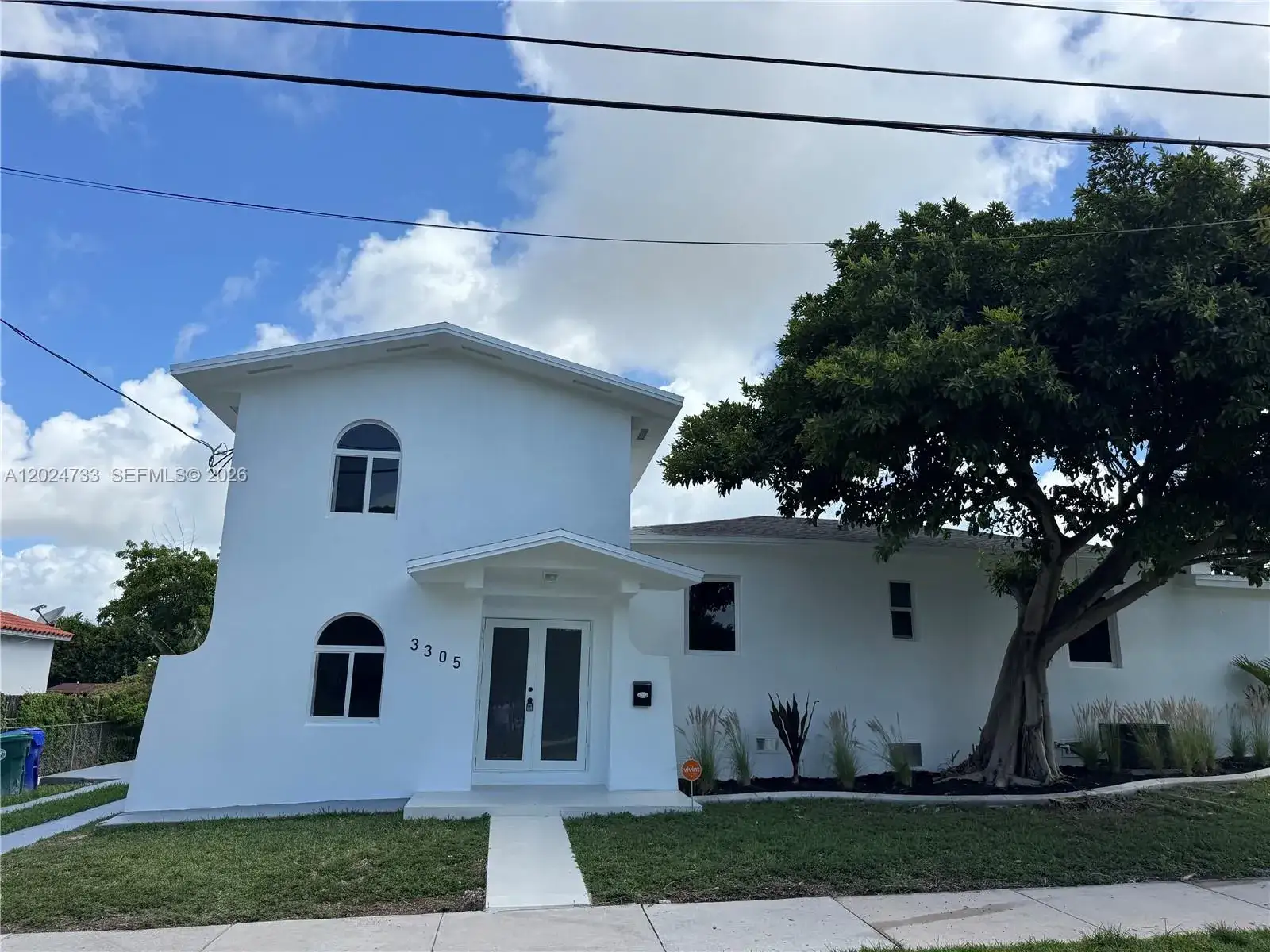 4 bedroom 3 bath Residential Lease for rent at 3305 SW 28st # 3305, Miami FL 33133