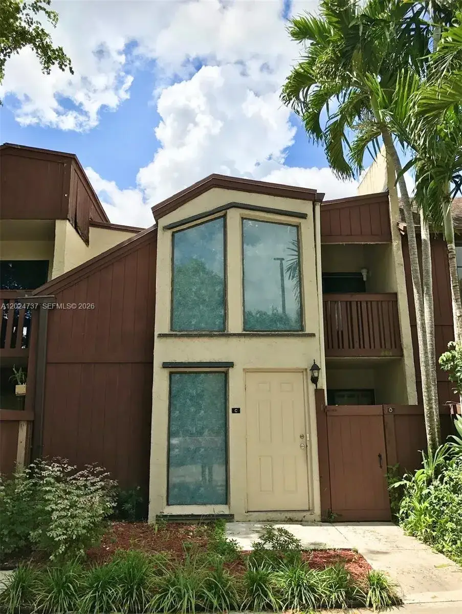 3 bedroom 2 bath Residential for sale at 6547 SW 116th Pl # C, Miami FL 33173