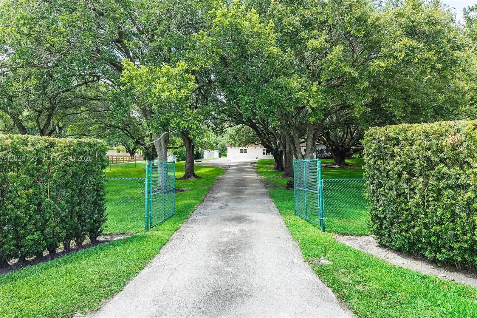 3 bedroom 2 bath Residential for sale at 13821 Mustang Trl, Southwest Ranches FL 33330