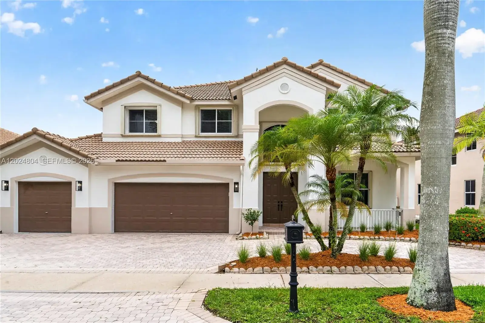 6 bedroom 4 bath Residential for sale at 2432 Deer Creek Rd, Weston FL 33327