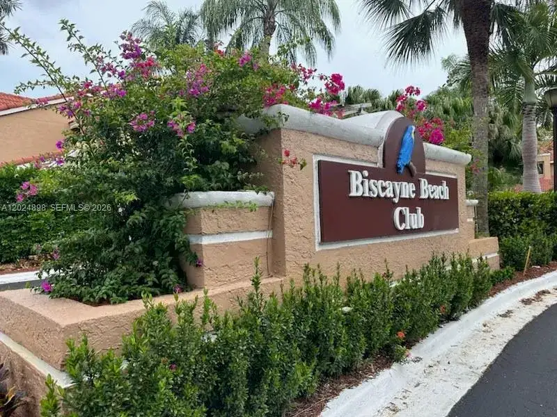 1 bedroom 1 bath Residential for sale at 15560 SW 104th Ter # 614, Miami FL 33196