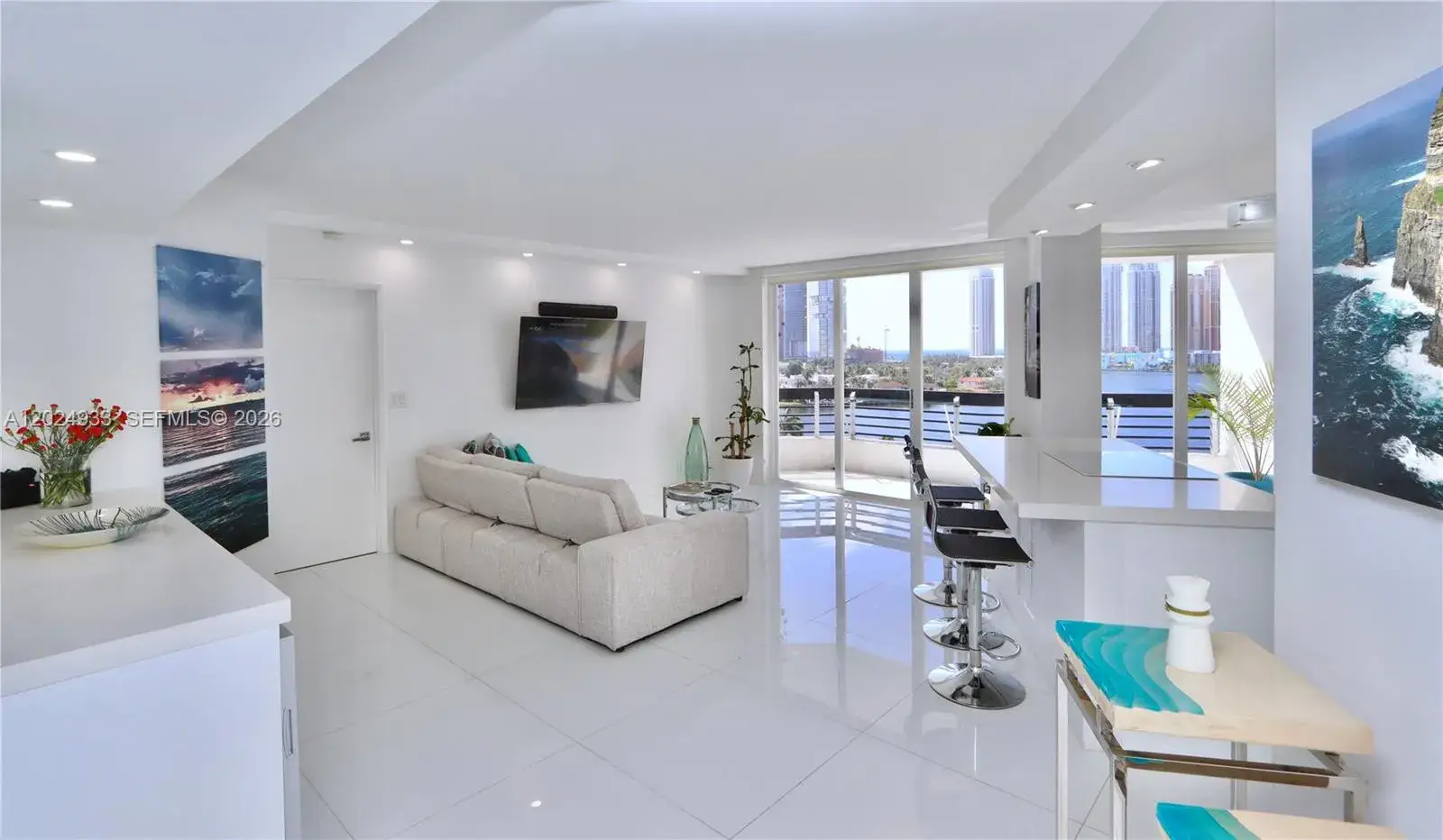 1 bedroom 1 bath Residential for sale at 3600 Mystic Pointe Dr # 1115, Aventura FL 33180