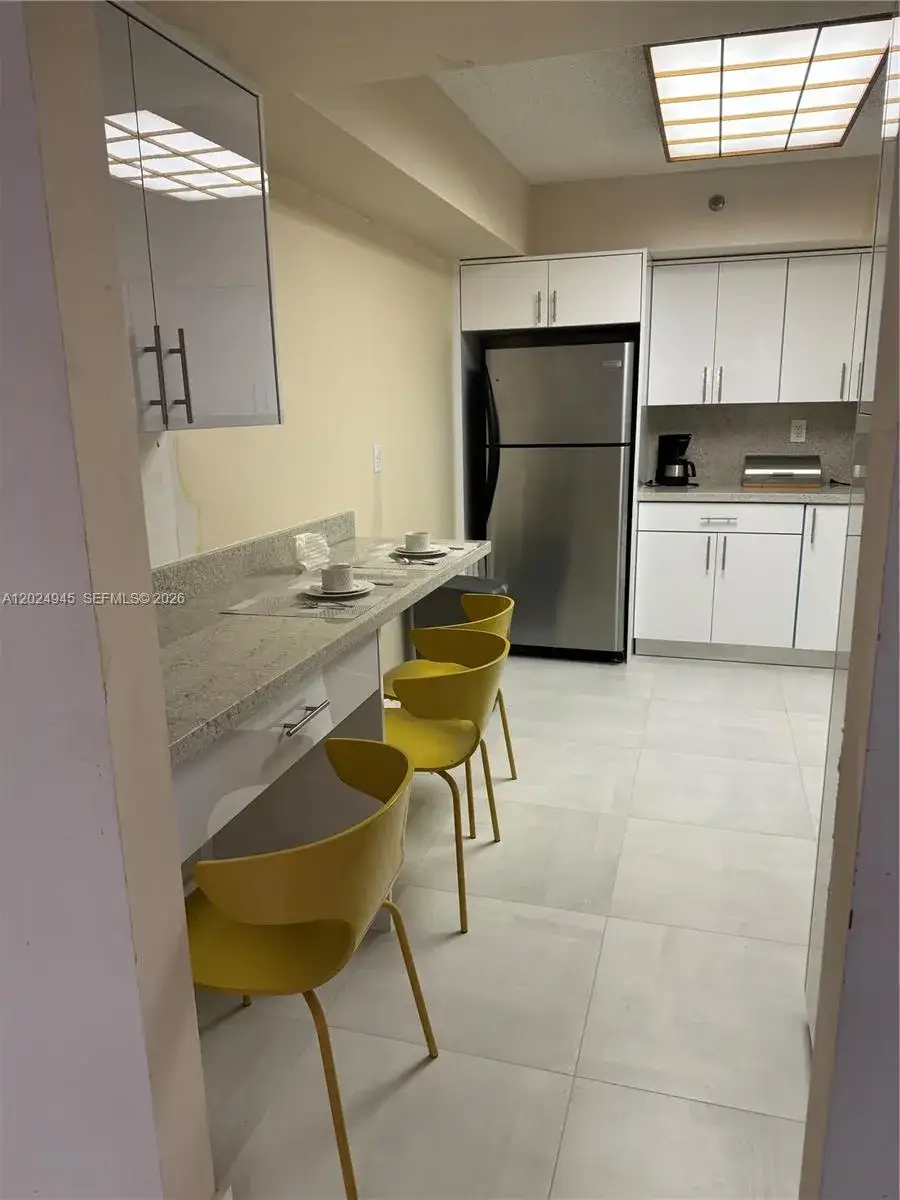 2 bedroom 2 bath Residential for sale at 3600 Mystic Pointe Dr # 208, Aventura FL 33180