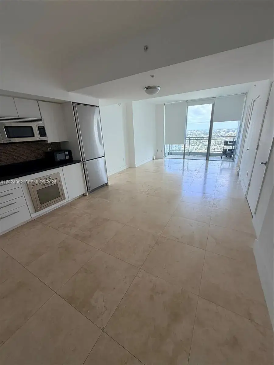 1 bedroom 1 bath Residential for sale at 92 SW 3rd St # 3909, Miami FL 33130