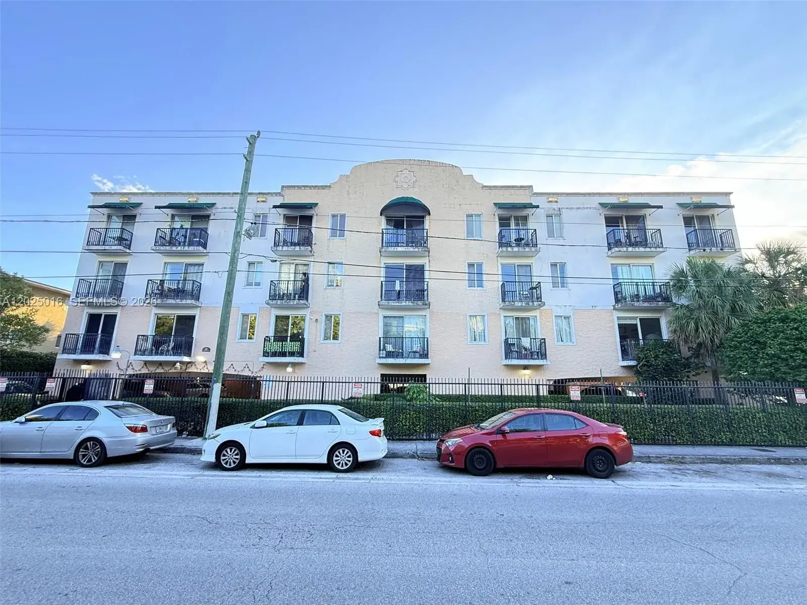 1 bedroom 1 bath Residential Lease for rent at 400 SW 2nd St # 201, Miami FL 33130