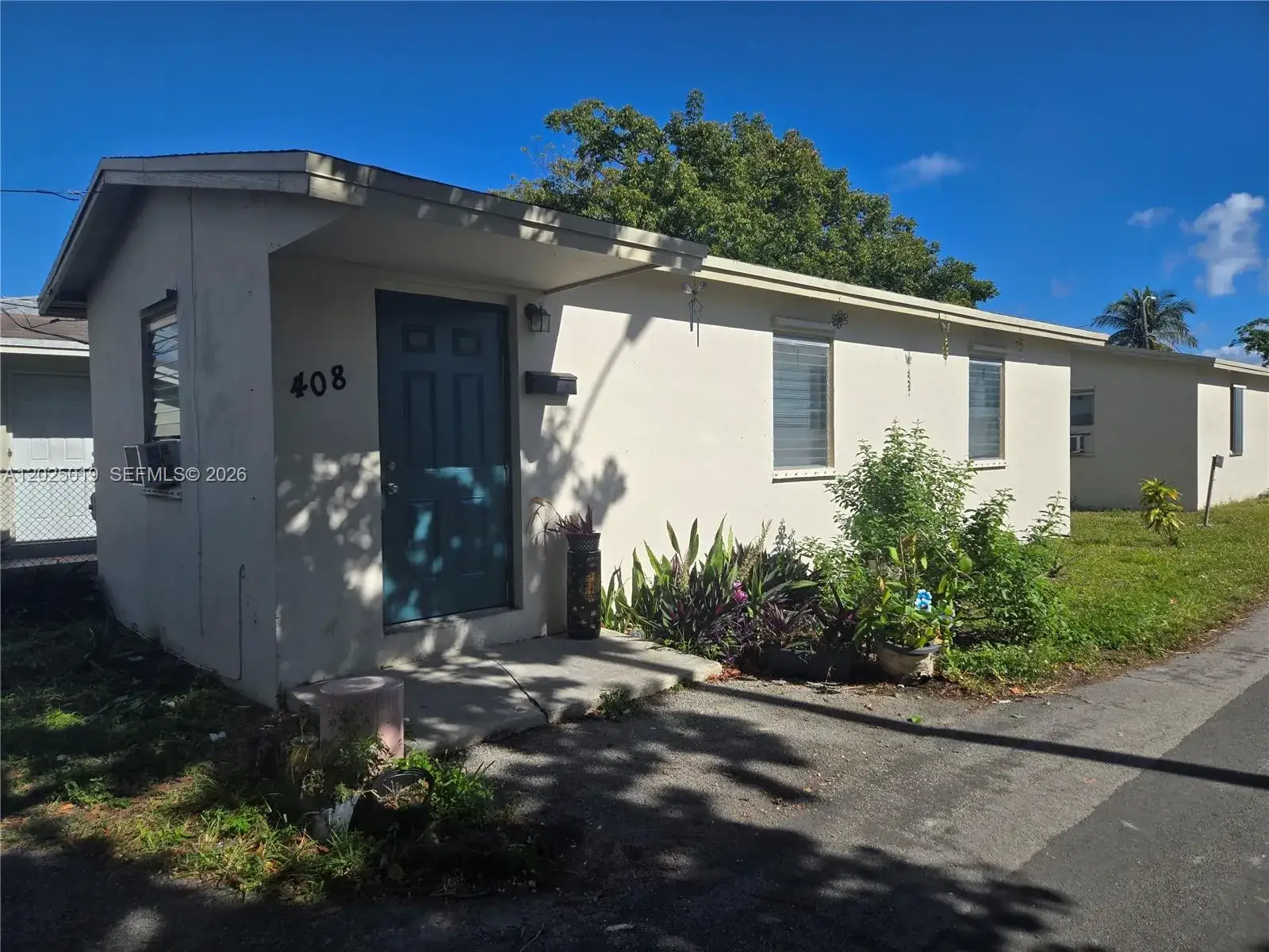 1 bedroom 1 bath Residential Lease for rent at 408 NW 8th St # 408, Hallandale Beach FL 33009